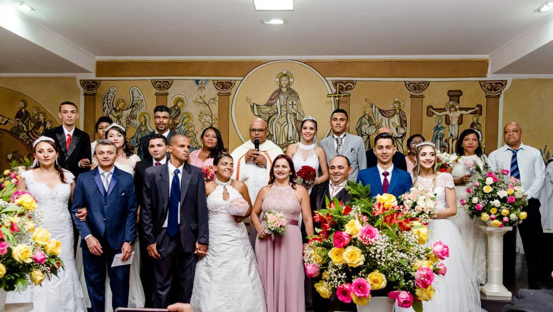 No dia, 05, na Paróquia Santo André Apóstolo, na Região Belém, dez casais receberam o sacramento do matrimonio em um casamento comunitário - Crédito: Marli Alvares